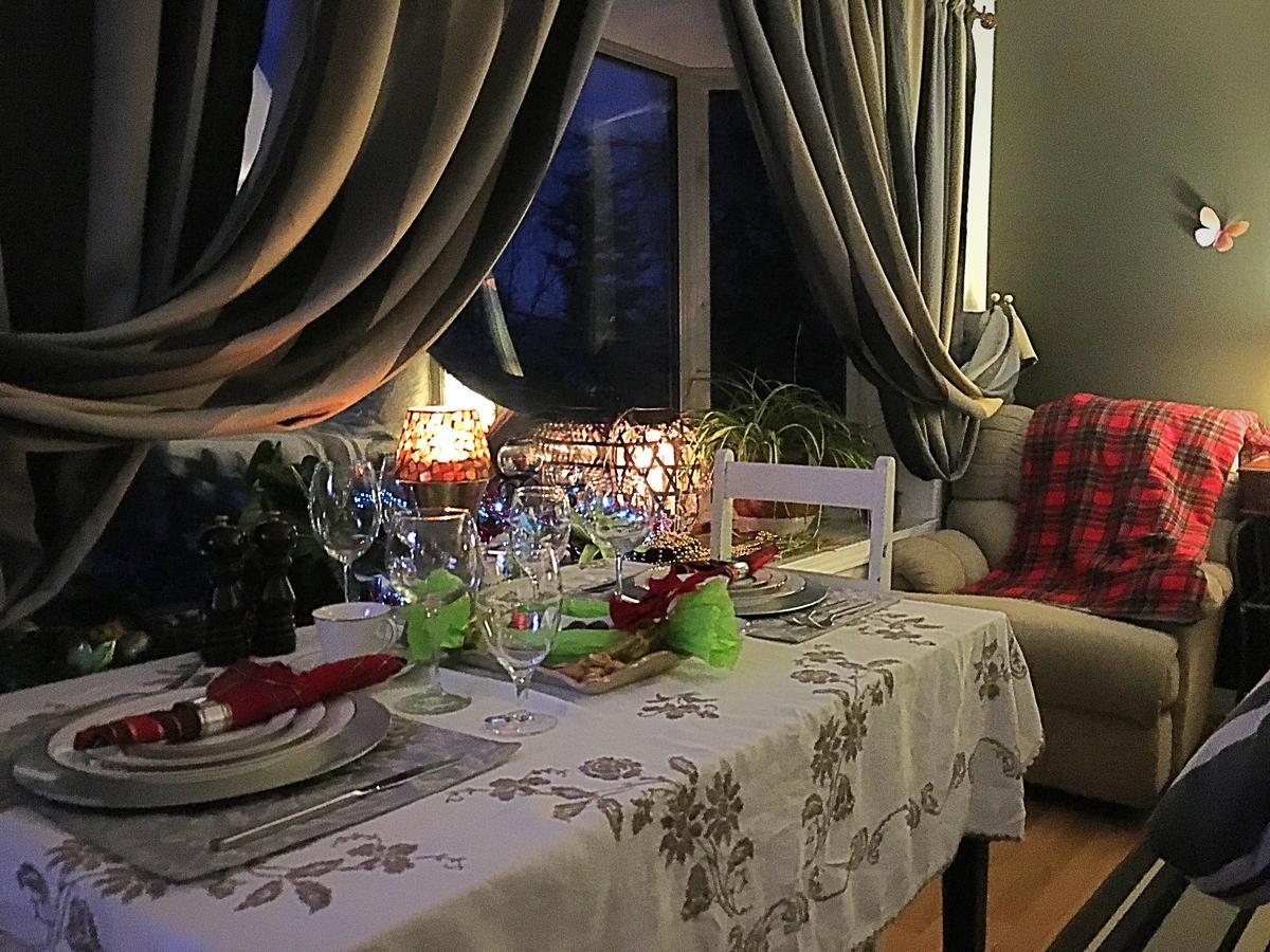 Bed and Breakfast Mabuhay Lakeside Manor Йеллоунайф Экстерьер фото