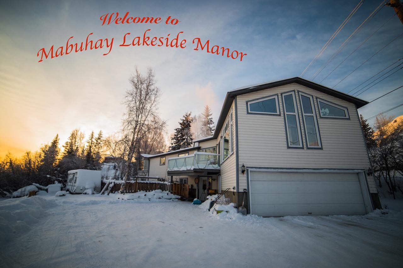 Bed and Breakfast Mabuhay Lakeside Manor Йеллоунайф Экстерьер фото